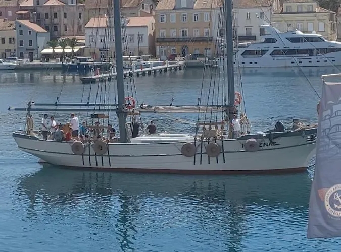 App Dalia Losinj Apartamento