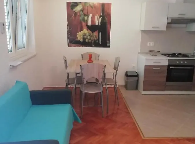 App Dalia Losinj Apartamento